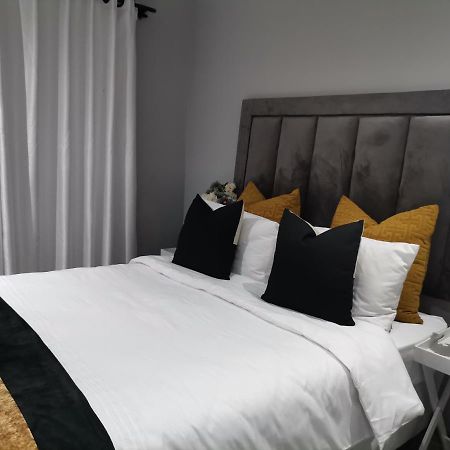 The Calm Corner Apartment Pinetown Bagian luar foto