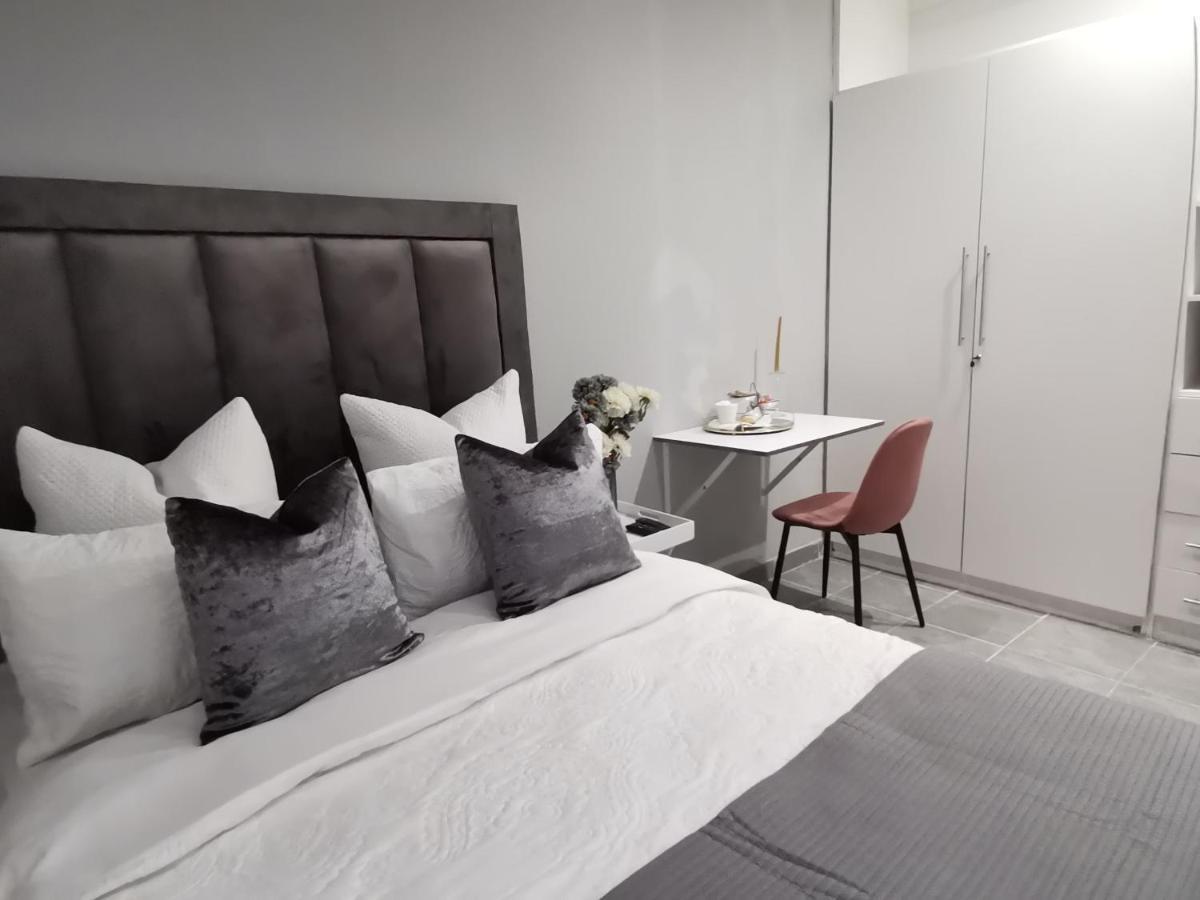 The Calm Corner Apartment Pinetown Bagian luar foto